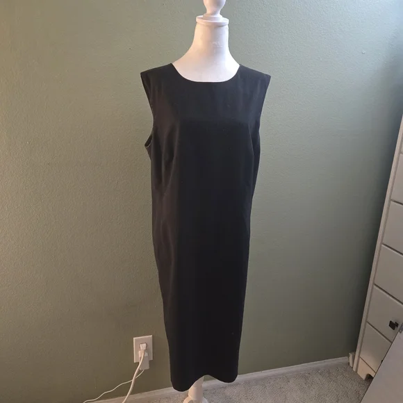 💚 2/$12 or 3/$16 Jones New York Classic Black Midi Dress - Picture 1 of 3